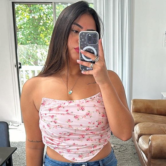 Meet your Posher, Beatriz - Picture 2 of 2